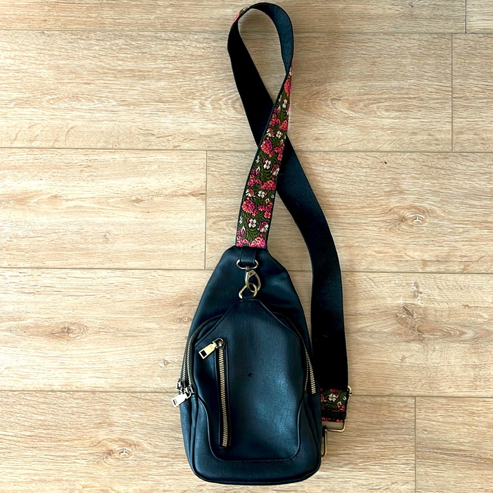 Antik Kraft Black side carry purse